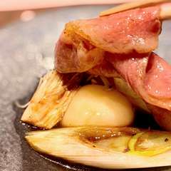 A5ランクの和牛をおいしさを堪能『鉄板すき焼き　野菜とサーロイン』