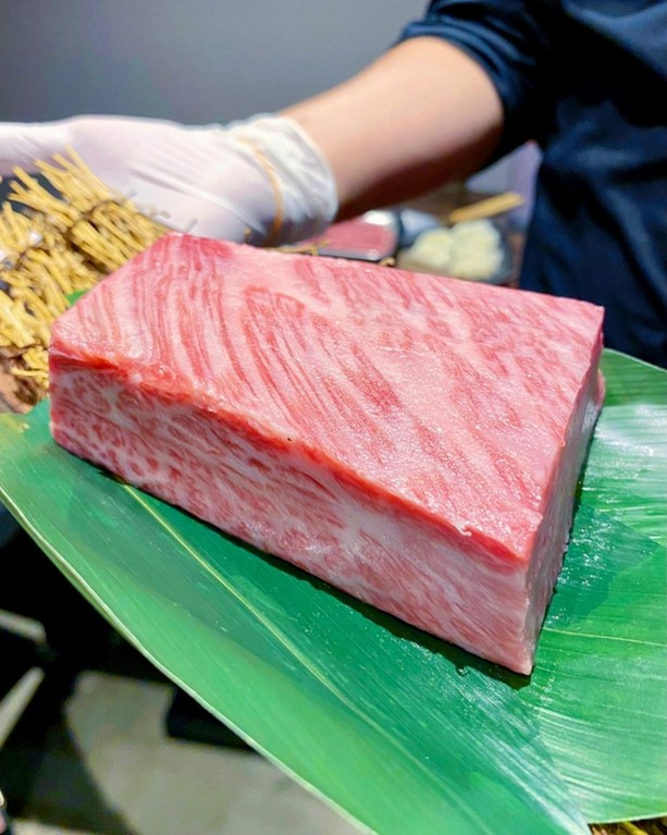 その時季に最高の和牛を、部位ごとの魅力を活かす一皿へ昇華