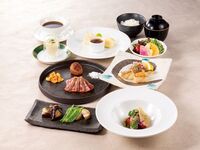 ランチ限定。お祝いの席におすすめ！A3ランク黒毛和牛ロースをメインに鮮魚の鉄板焼もお召し上がりいただける、ランチタイム限定コース。
