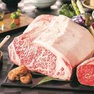 メインディッシュには料理長が厳選した黒毛和牛ロース肉とフィレ肉をご一緒にご堪能頂けるこの日だけの大変お得なコースです。
ランチ：5,940円/ディナー：9,900円