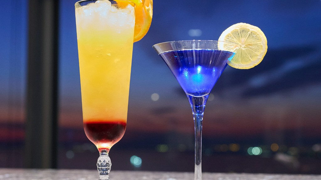 バーテンダーによる多彩なカクテル
