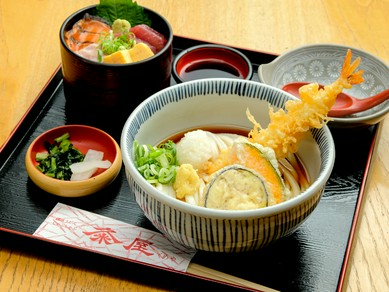 しゃぶしゃぶ・すき焼き食べ放題＋うどん。家族連れに心強い存在