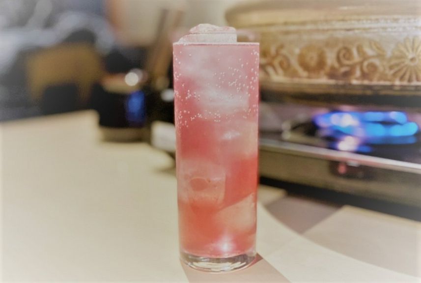 女性にも大人気の、目でも楽しむミックスフルーツ酒