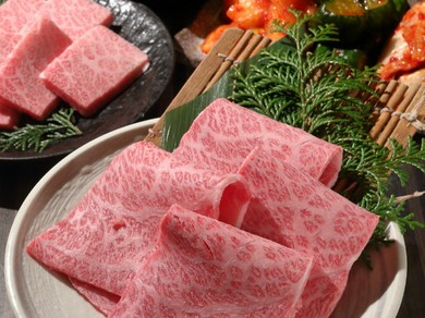 厳選焼肉を楽しめる3種の食べ放題コース