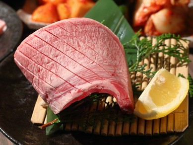 心地良い食感と旨みをたっぷり楽しむ『力丸タンステーキ』