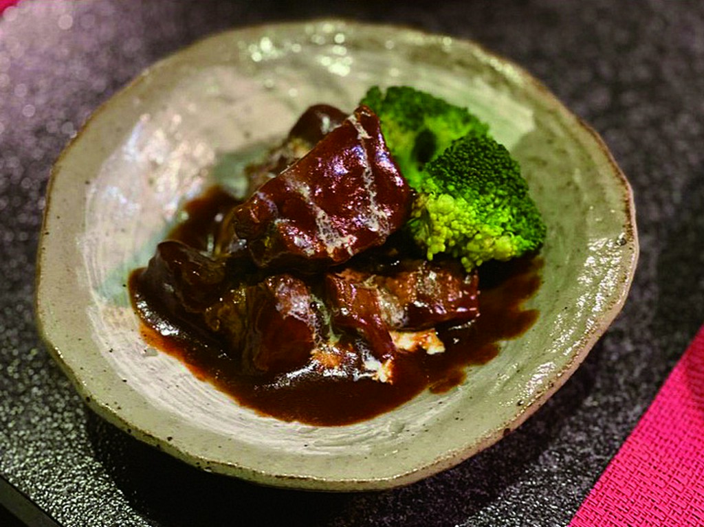 厳選食材と料理人の卓越した技術が至高の逸品を生み出します。