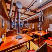 子どもも喜ぶような豊富なメニューが揃っています。柔らかくてジューシーなお肉や、親子でシェアできるサイドメニューも充実！商店街の中にあり、買い物ついでに立ち寄れる便利さも魅力です。