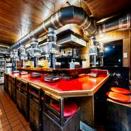 周囲を気にせず、自分だけの焼肉を満喫したい方にオススメです。自分専用の焼き台を使いながら一人でじっくり焼き上げていく間、味わい深さと共に焼肉の楽しさを感じられます。