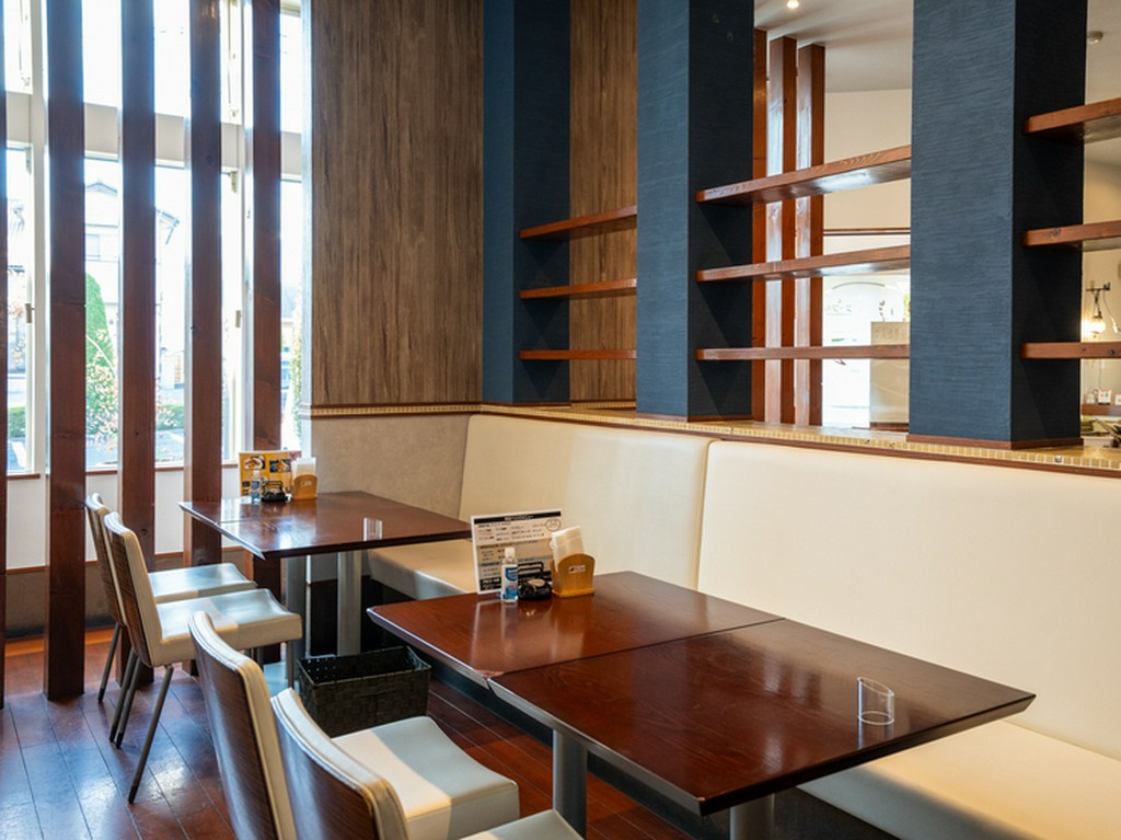 ゆっくり落ち着きながら、まずはお腹を満たして