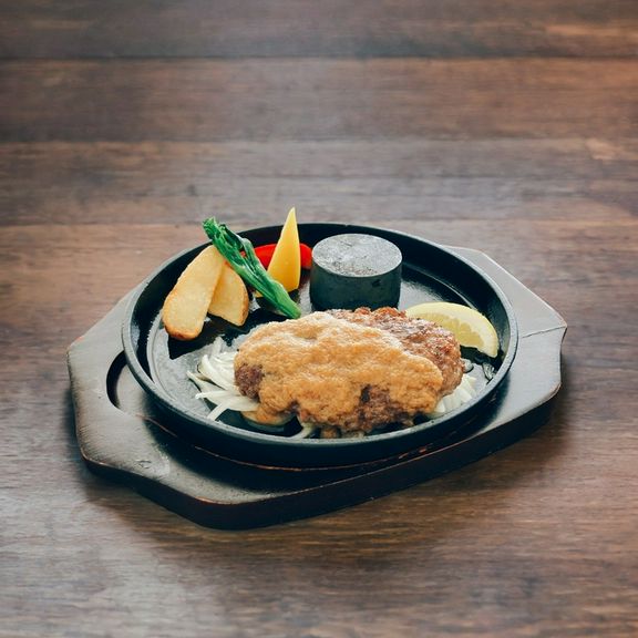 ひたちの恵みハンバーグ 〜和風仕立てのオニオンソース〜（150g）