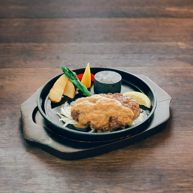 ひたちの恵みハンバーグ ～和風仕立てのオニオンソース～（150g）