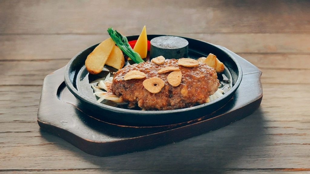 ひたちの恵みハンバーグ 〜ローストガーリックソース〜（150g）