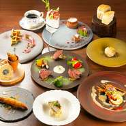 地元産の季節野菜や旬魚介、松阪牛を中心とする黒毛和牛、吟味した鮑と伊勢海老など、厳選食材がずらり。メイン食材とボリュームが異なる豊富なコースがあり、好みやシーンに応じて柔軟に楽しめます！