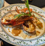 至福の美味!高級海鮮を丸ごと1匹味わえる『伊勢海老ソテー』