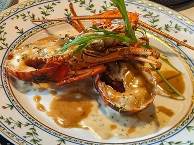 至福の美味！高級海鮮を丸ごと1匹味わえる『伊勢海老ソテー』