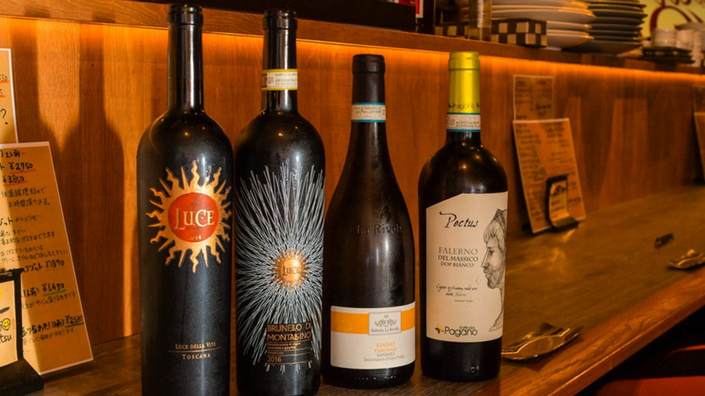 イタリアワインを中心にヴィンテージも用意