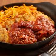 釧路のソウルフード『スパカツ』や帯広が発祥といわれている『豚丼』に出合えるお店。小樽らしい洋食のエッセンスが感じられるのが人気のポイントです。懐かしさを感じる喫茶店メニューも充実しています。