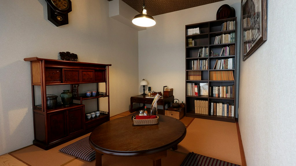 昭和初期の書斎をイメージした畳の間で過ごす、穏やかな時間