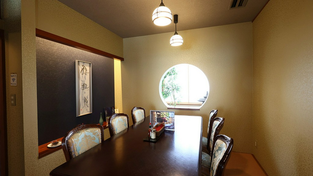 秘密の個室で楽しむ、大人の女子会はいかが