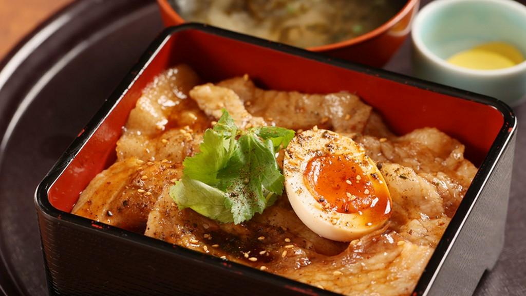 魅陽亭豚丼重（味噌汁、漬物付き）