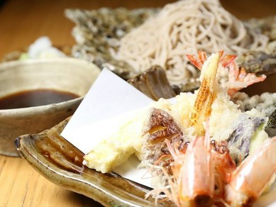 旬が宿る逸品揃い。食材の頂点の味を楽しめる『季節の天ぷら』