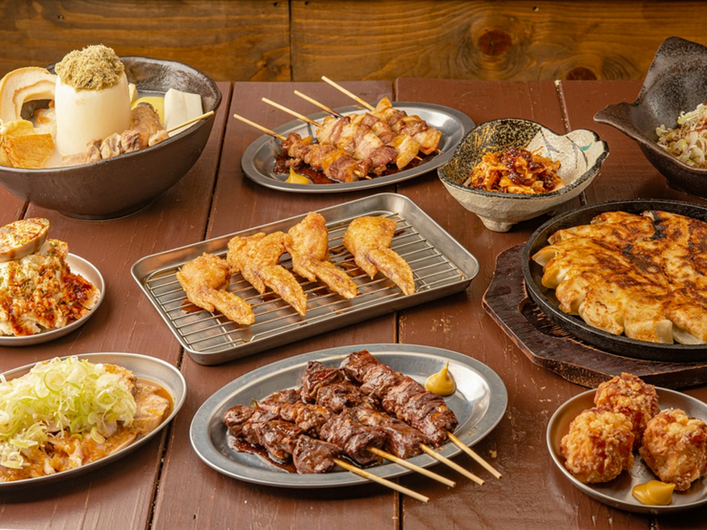 独自のルートを駆使して厳選している、地元産野菜と素材