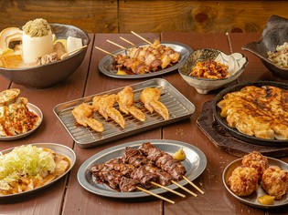 独自のルートを駆使して厳選している、地元産野菜と素材