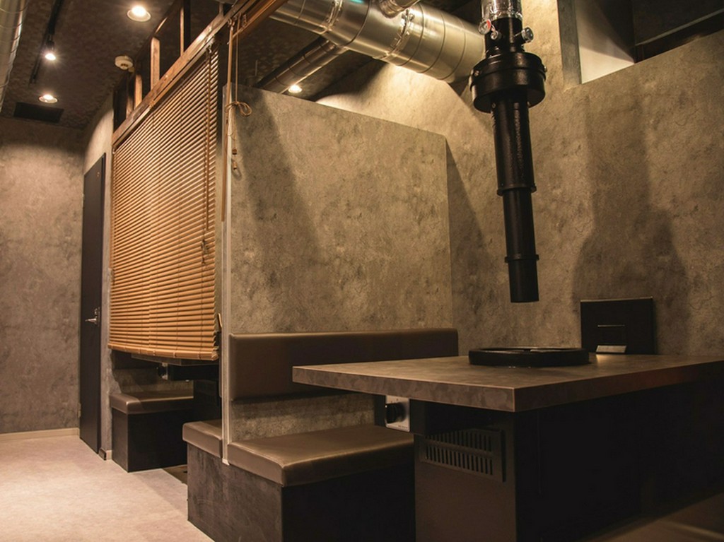 ブラインドで目隠しすることができプライベート空間を演出