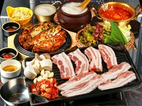 韓国の定番料理を、それぞれ2人で食べられる量で用意された『ポチャセット』
