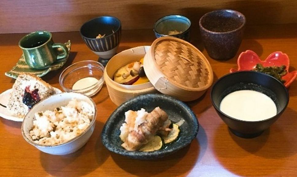 ランチ2番人気! 「ご長寿あっぱれ懐石小鉢御膳定食(松)」
