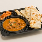 チキンカレー又はバターチキンカレー　ライス、オニオンピクルス