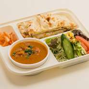〈単品カレーから1品お選びください〉
・日替わりカレー
・チキンカレー
・バターチキンカレー
・ポークカレー
・ベジタブルカレー
・ほうれん草チキンカレー
・キーマカレー