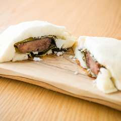 時間をかけて、素材の味わいを最大限に引き出した『牛タン塩窯焼き』