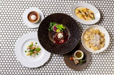 前菜、温前菜、選べるパスタ2種とメイン、デザートが付いた全6皿