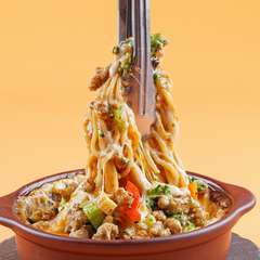 ゴロゴロお肉と彩野菜のミートボルケーノ