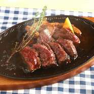お肉の王様、サーロインステーキ♪旨味たっぷりの牛ハラミを、弾力ある柔らかい食感に仕上げてます☆