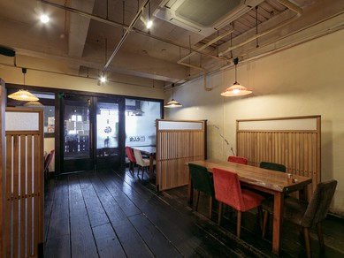 どんなシーンにもフィット。時間を気にせずゆったりと過ごせる店