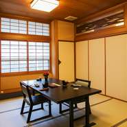 家族にとっての記念日や、イベントごとにも重宝できるお店。少人数向けの個室も完備されているため、結納・顔合わせにも対応可能です。特別な日に向けたコース相談もおまかせあれ。