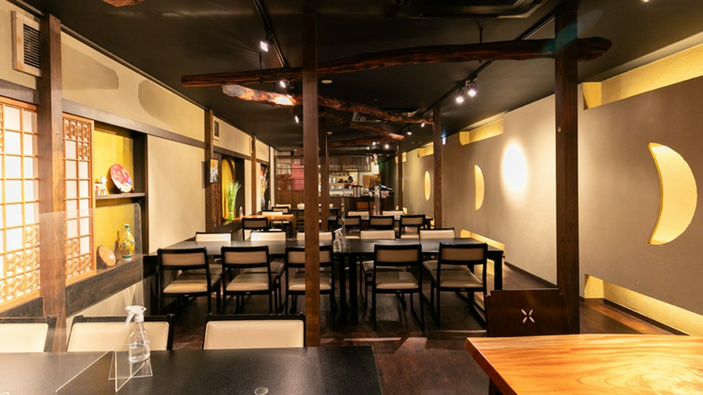 今日はみんなで外食！心温まる釜めしと笑顔あふれる食卓を