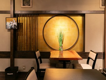 炊きたてご飯を洗練された空間でいただく、贅沢なひとときを