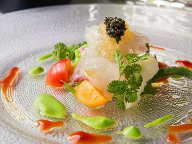 新鮮な旬魚を味わえる爽やかな一皿『本日の鮮魚マリネ』