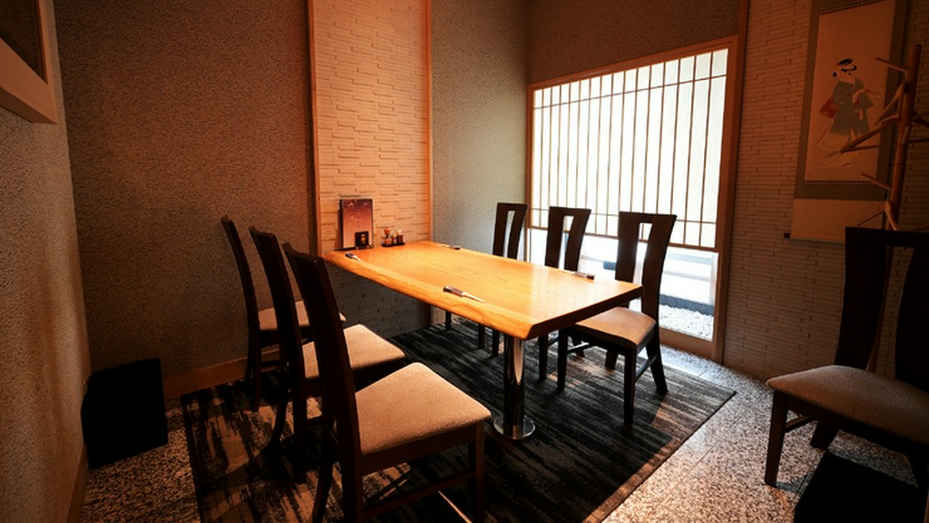 洗練された空間・食でビジネスシーンをサポート