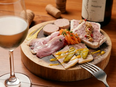 こだわりの逸品を少しずつ『自家製シャルキュトリー盛り合わせ』