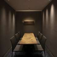 4~6名様までご利用いただけます。(半個室風のお席・仕切りはございません)