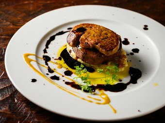 厳選した最高級部位を贅沢に味わう『和牛シャトーブリアン ロッシーニ風』