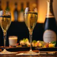 ＜個室利用に関しまして＞

●個室の最低使用料は、飲食の合計44000円となっております（12月のみ55000円）

●44000円に満たない場合、差額代金をいただく形でのご利用も可能です。
　
ご不明な点がございましたらご予約時にお尋ねください。