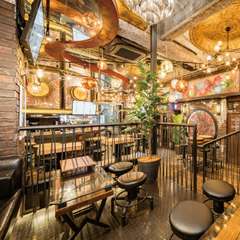 ゴージャスで開放感のある店内