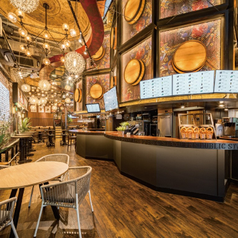 ゴージャスで開放感のある店内♪