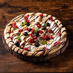 低温調理でジューシーに柔らかく仕上げた鶏むね肉と
フレッシュなトマトレタス・チェダーチーズとそれぞれの食材の旨みと甘味が絶品です。