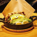 THE PUBLIC COFFEE オリジナルのスパイスを使用し本格メキシカンサルサソースとスパイシーなタコミートが奏でるホットサンド
チーズとフレッシュ野菜との相性も抜群です